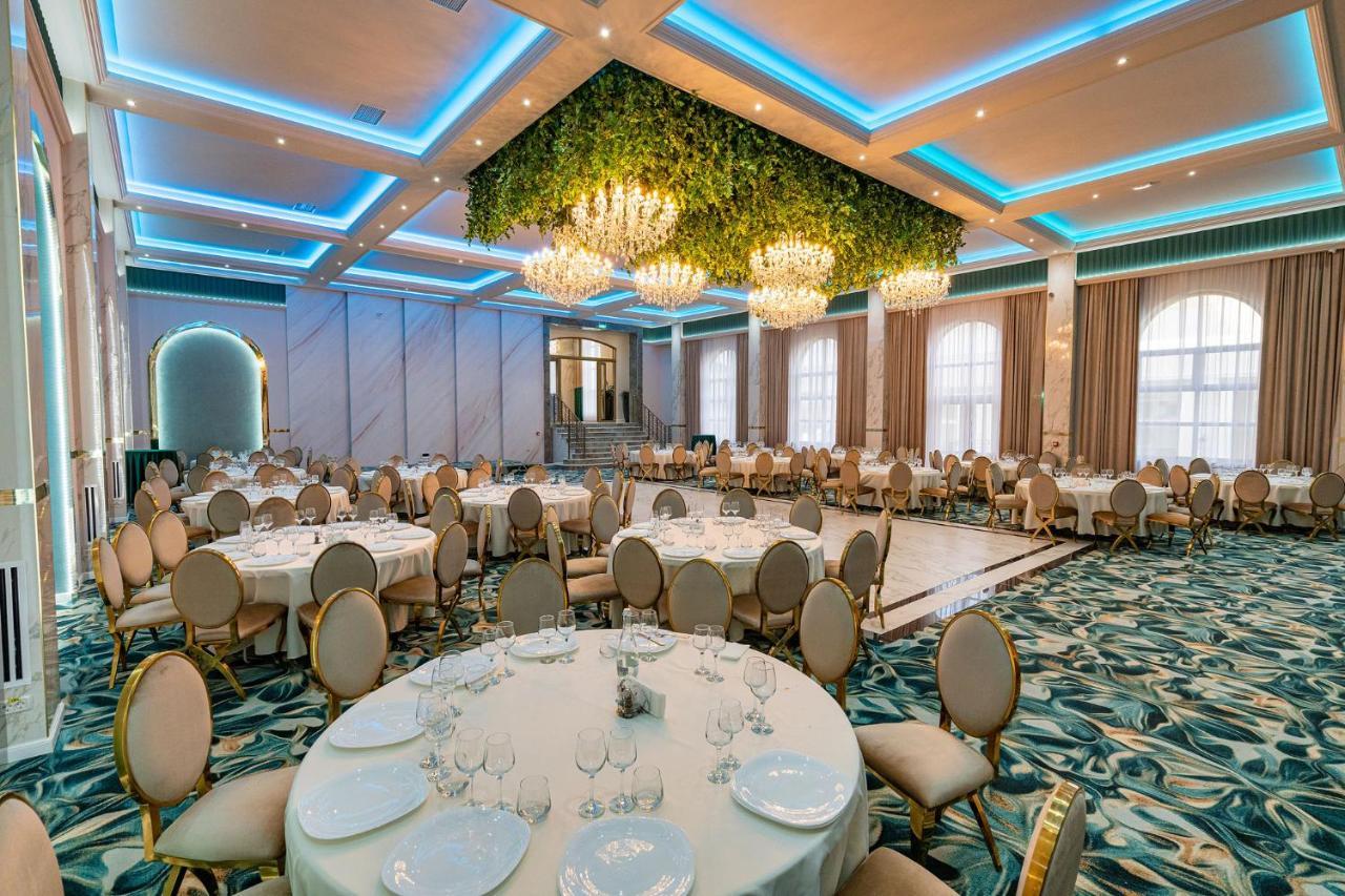 Prestige Plaza Hotel Suceava Luaran gambar